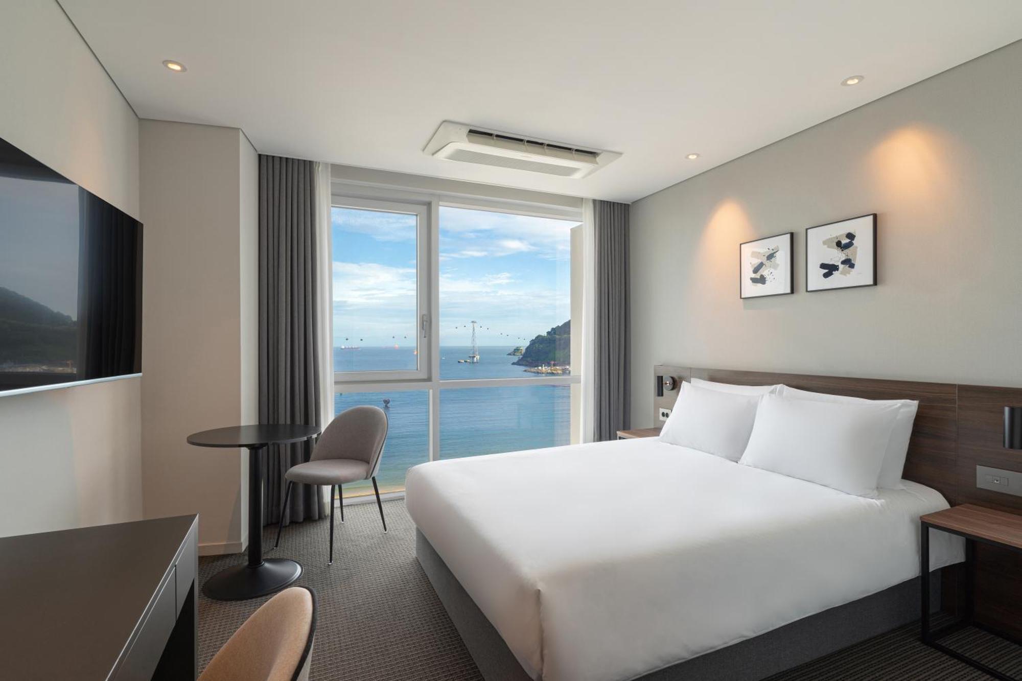Urbanstay Busan Songdo Beach Екстер'єр фото