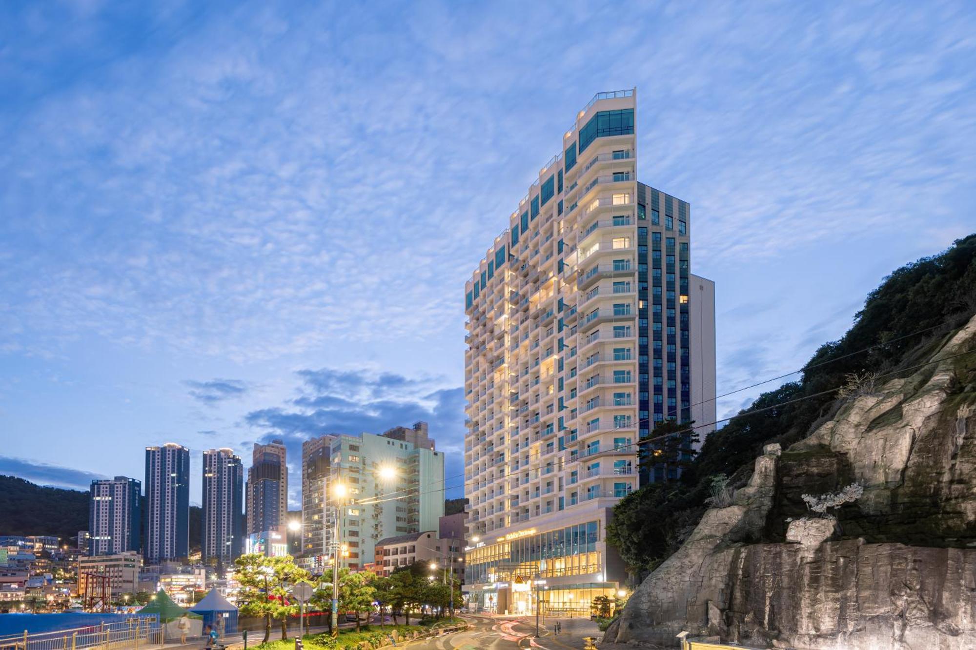 Urbanstay Busan Songdo Beach Екстер'єр фото