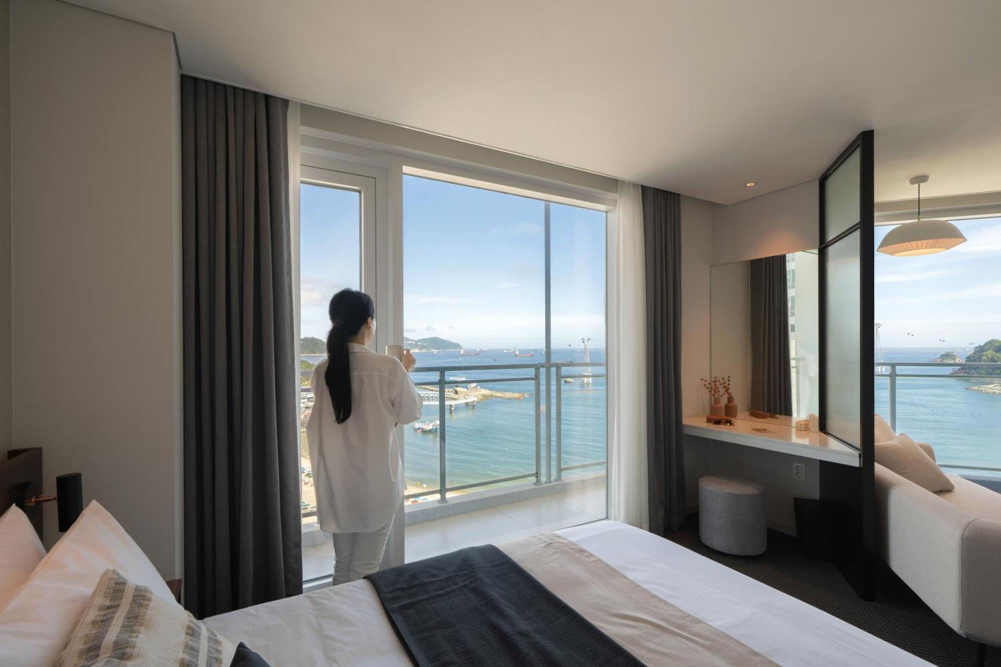 Urbanstay Busan Songdo Beach Екстер'єр фото