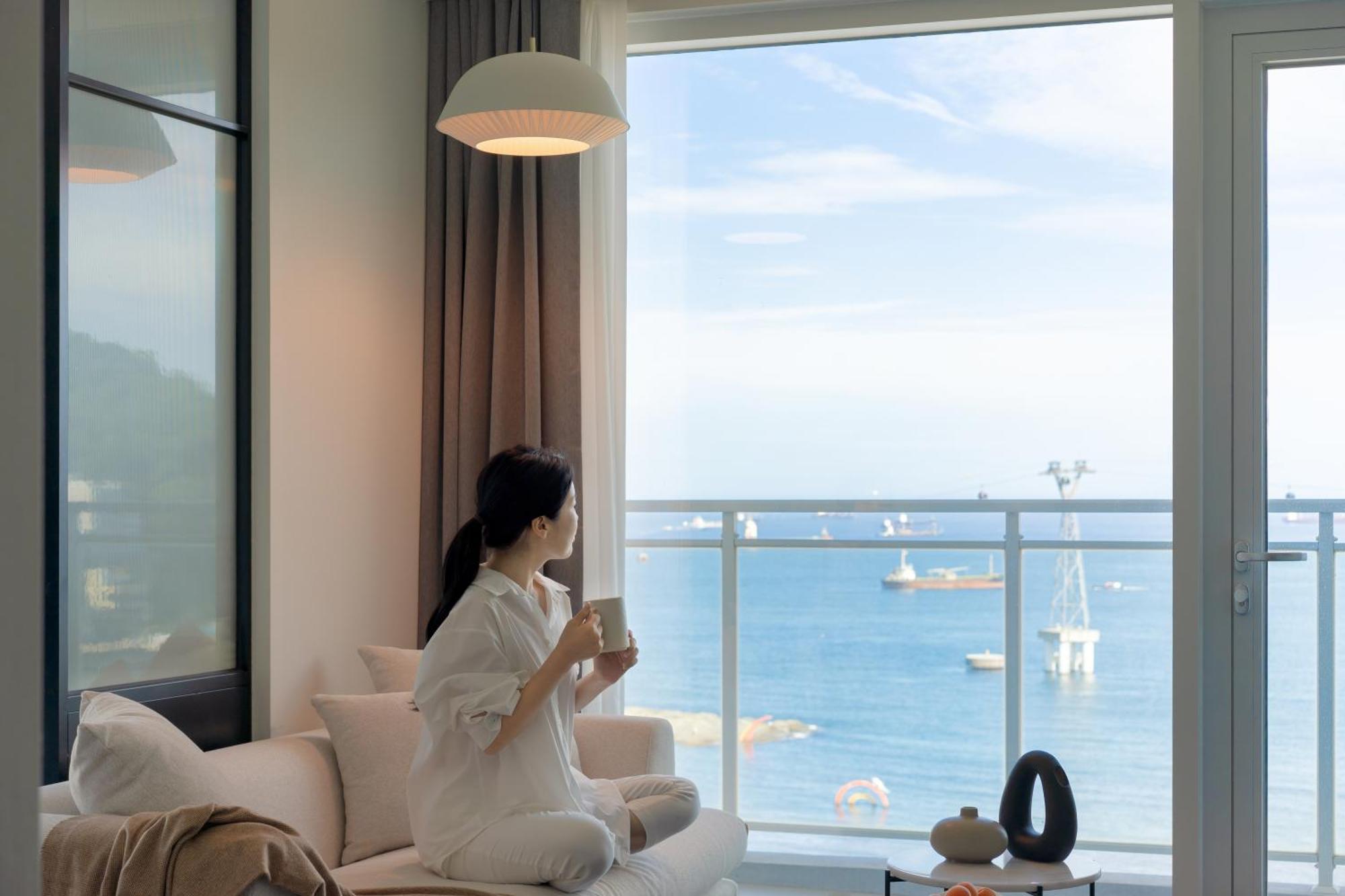 Urbanstay Busan Songdo Beach Екстер'єр фото