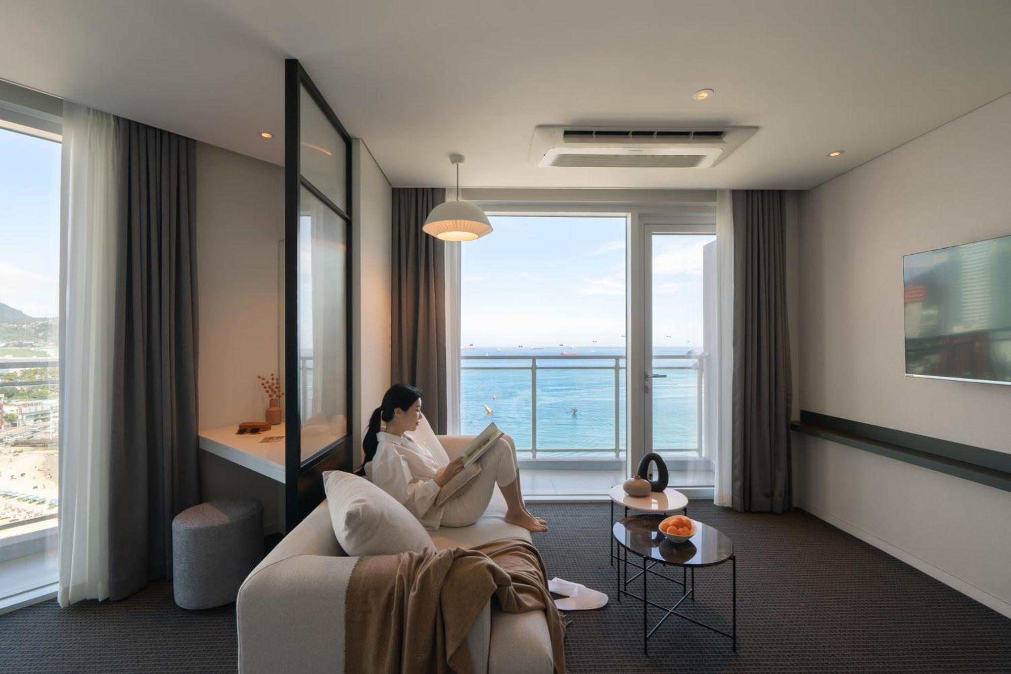Urbanstay Busan Songdo Beach Екстер'єр фото