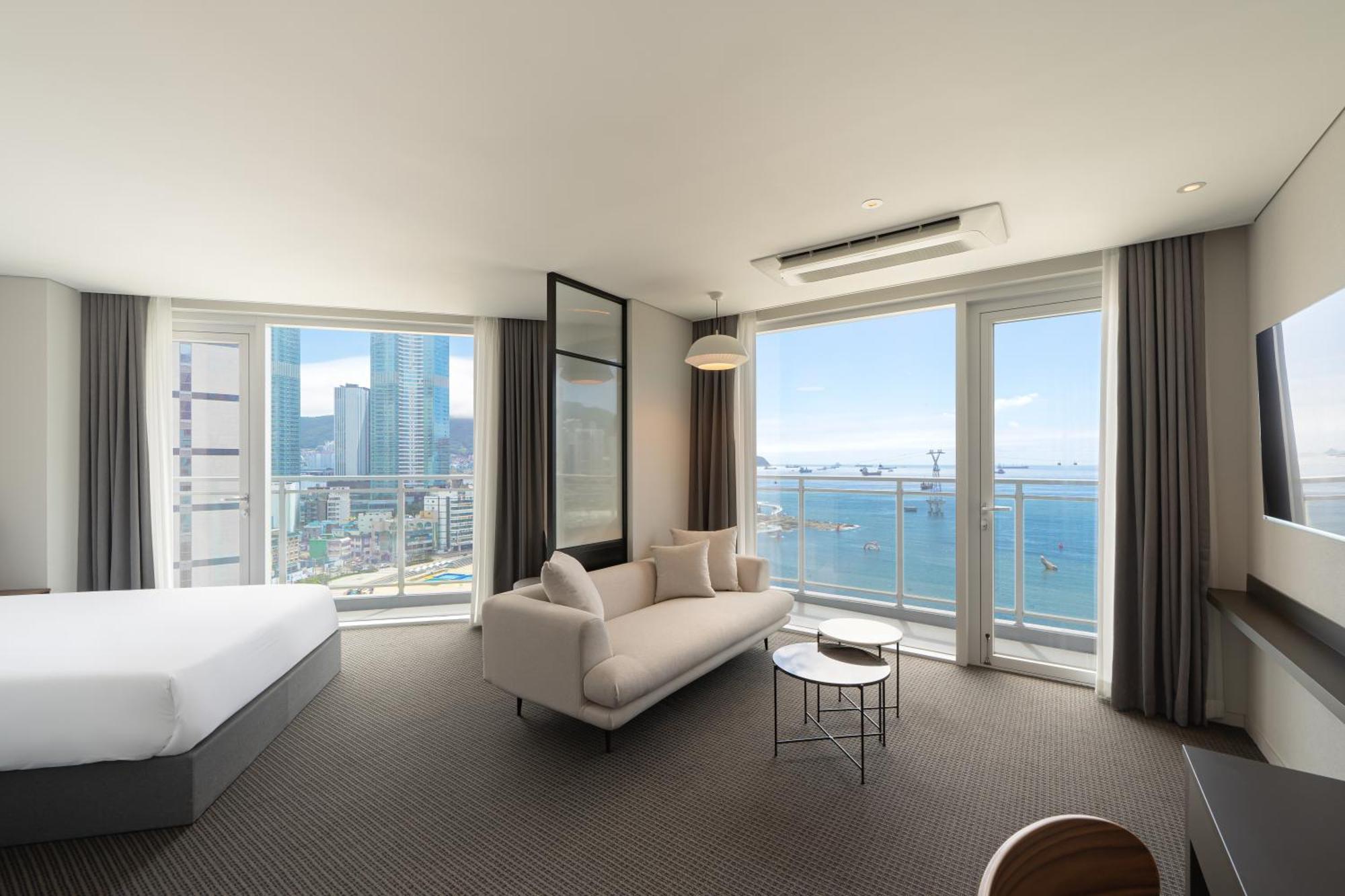 Urbanstay Busan Songdo Beach Екстер'єр фото