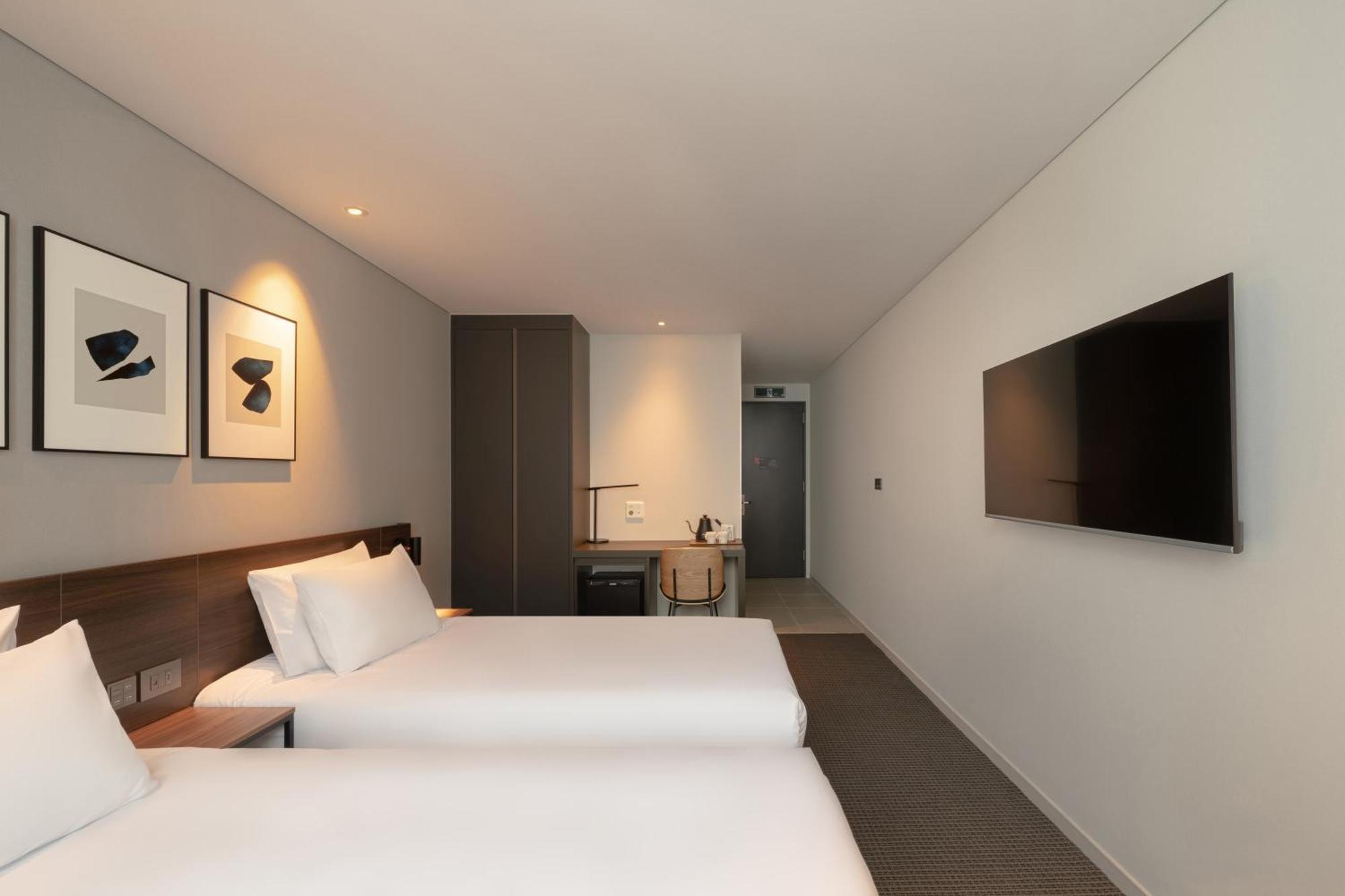 Urbanstay Busan Songdo Beach Екстер'єр фото