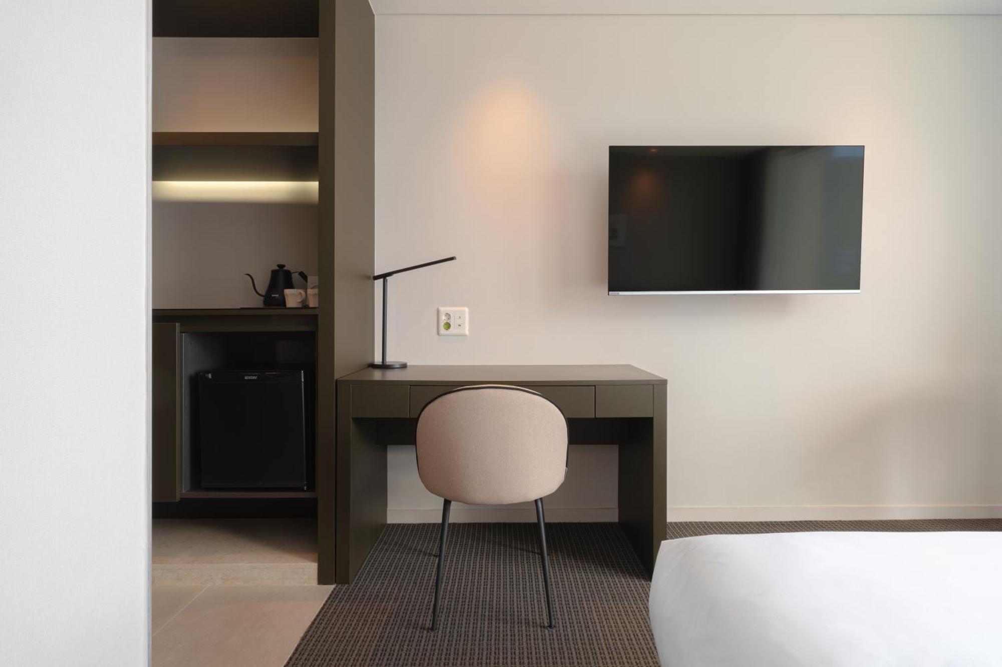 Urbanstay Busan Songdo Beach Екстер'єр фото