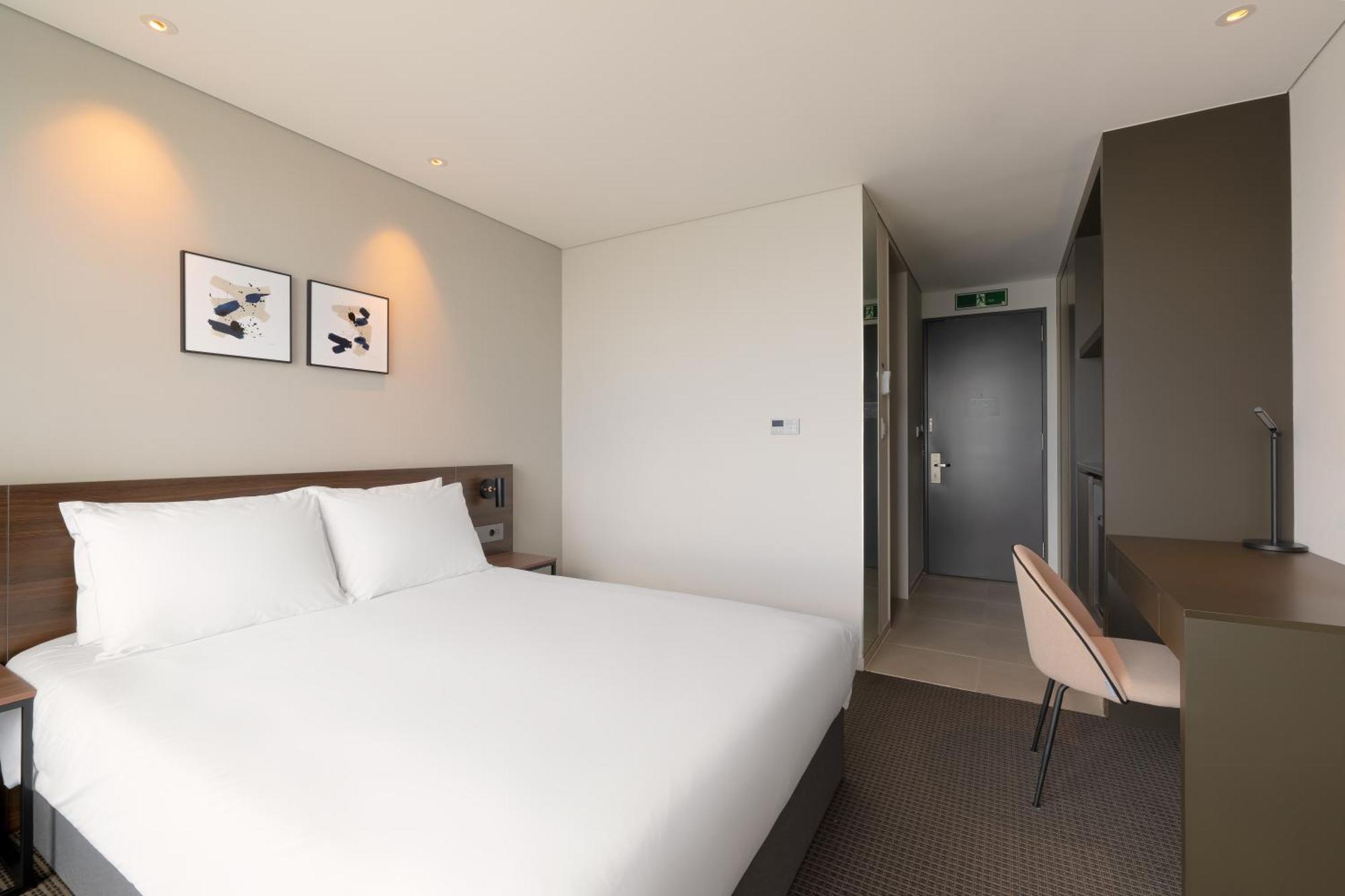 Urbanstay Busan Songdo Beach Екстер'єр фото