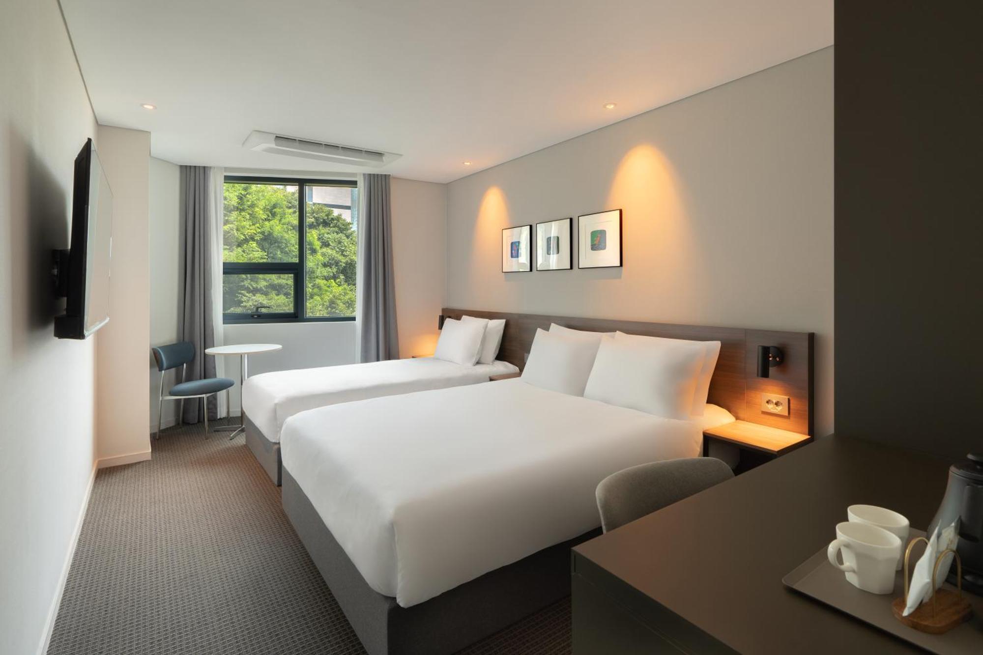 Urbanstay Busan Songdo Beach Екстер'єр фото